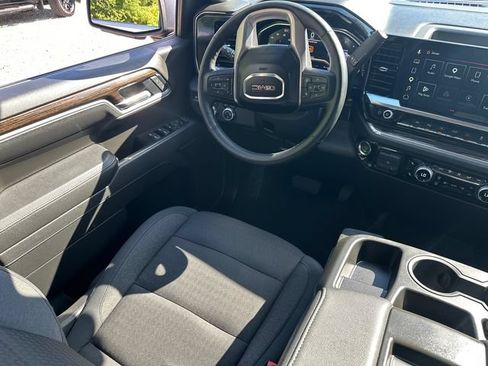 Used 2025 GMC Sierra 1500 SLE w/ Preferred Package AWD/4WD image 19