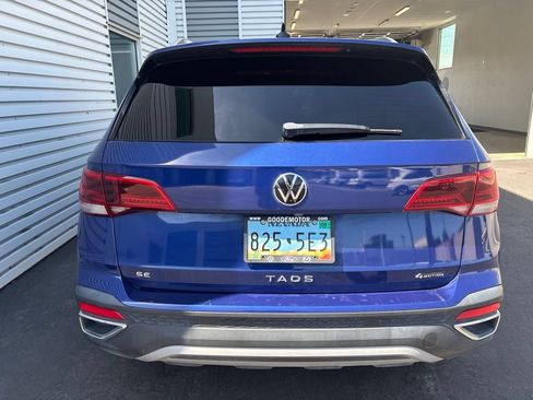Used 2022 Volkswagen Taos SE w/ Panoramic Sunroof Package AWD/4WD image 6