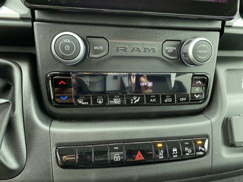 Used 2025 RAM ProMaster 3500 w/ Quick Order Package 22H SLT+ FWD image 29