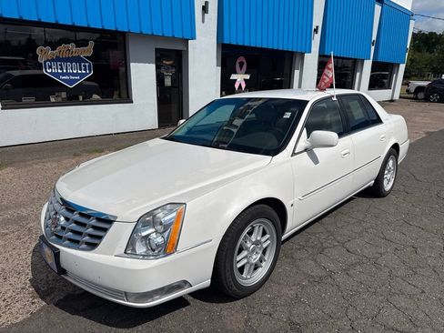 Used 2010 Cadillac DTS FWD image 2