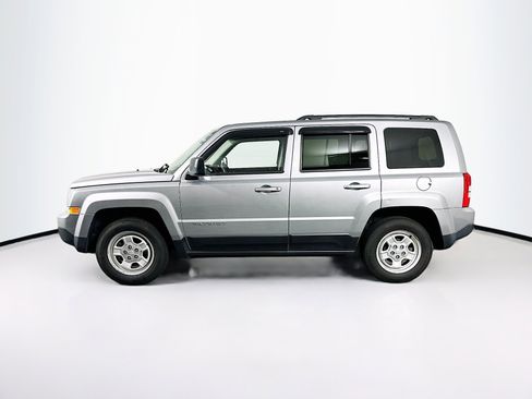 Used 2016 Jeep Patriot Sport w/ Power Value Group FWD image 4