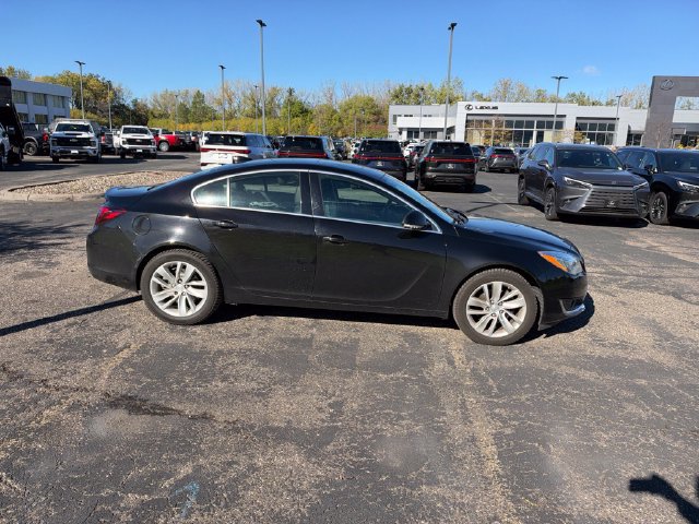 Used 2017 Buick Regal Premium w/ Driver Confidence Package #2 FWD image 17