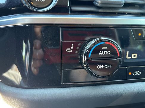 Used 2025 Nissan Pathfinder SV AWD/4WD image 27