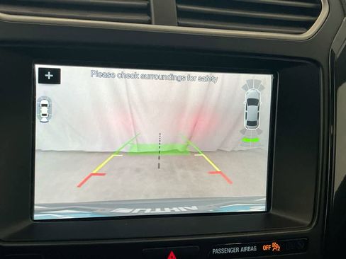 Used 2018 Ford Explorer XLT w/ Equipment Group 202A image 17