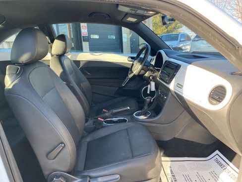 Used 2012 Volkswagen Beetle 2.5 image 21
