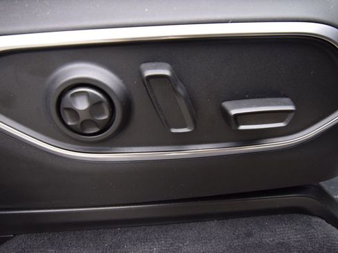 New 2026 Jeep Grand Wagoneer Limited image 17