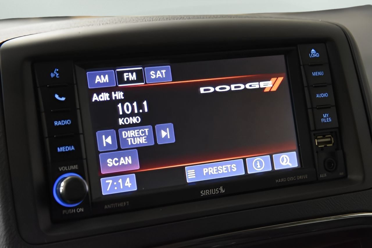Used 2018 Dodge Grand Caravan SE w/ UConnect Hands-Free Group FWD image 16