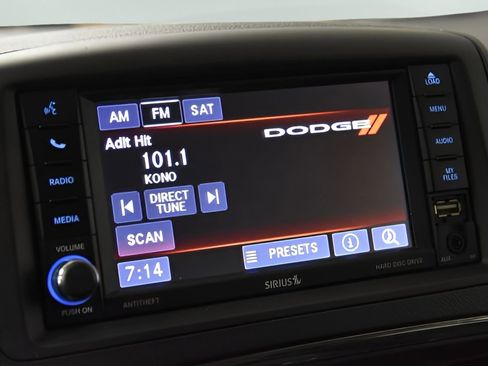 Used 2018 Dodge Grand Caravan SE w/ UConnect Hands-Free Group FWD image 16