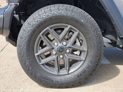 Used 2024 Jeep Wrangler Sport image 19