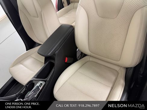 Used 2020 Buick Encore GX Essence w/ Experience Buick Package AWD/4WD image 22