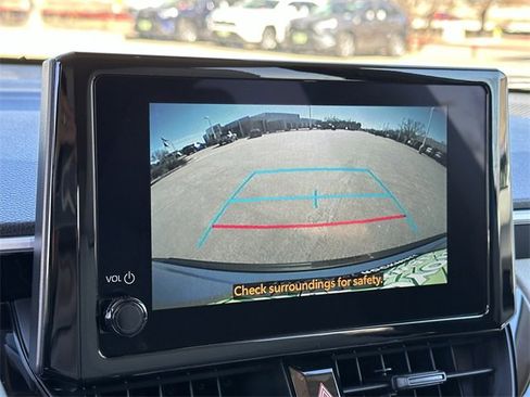 Used 2026 Toyota Corolla Cross LE image 18