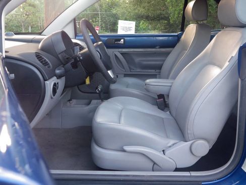 Used 2007 Volkswagen Beetle Convertible w/ Package 1 FWD image 11