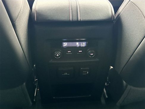 Used 2023 Chevrolet Traverse RS image 26