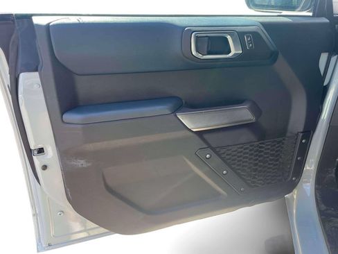 Used 2022 Ford Bronco Outer Banks AWD/4WD image 16