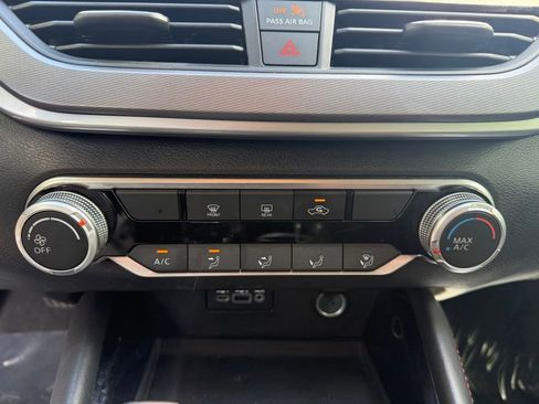Used 2024 Nissan Altima 2.5 SR FWD image 25