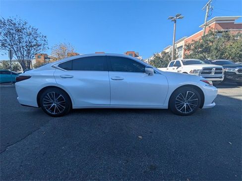 Used 2023 Lexus ES 350 w/ Premium Package image 2
