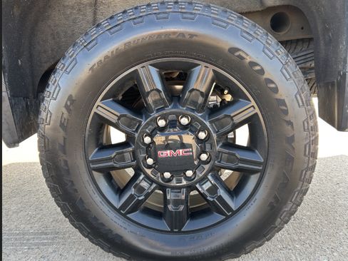 Used 2025 GMC Sierra 2500 AT4 AWD/4WD image 19