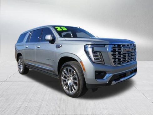 Used 2025 GMC Yukon XL Denali w/ Denali Reserve Package image 2