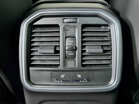 New 2026 Porsche Macan image 27