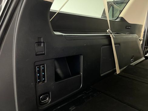 Used 2022 Ford Expedition Max Platinum AWD/4WD image 47