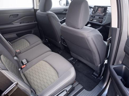 Used 2024 Nissan Pathfinder S AWD/4WD image 29
