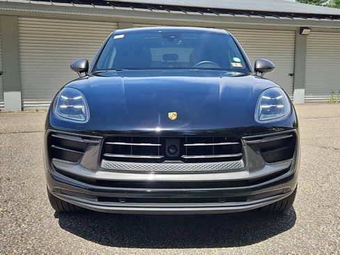 Certified 2025 Porsche Macan Turbo AWD/4WD image 10
