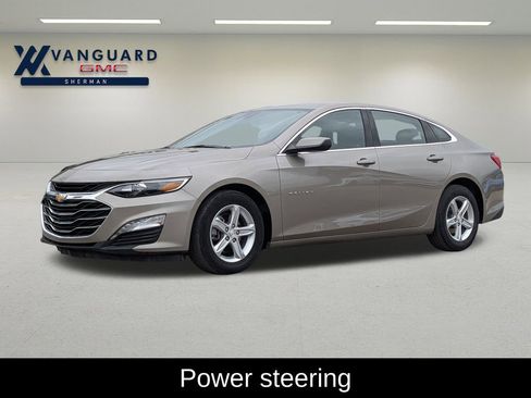Used 2025 Chevrolet Malibu LT image 3