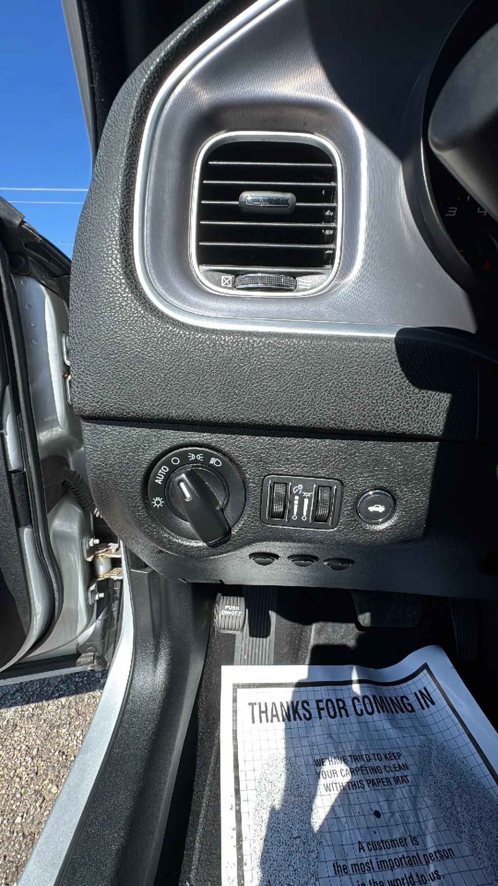 Used 2020 Dodge Charger SXT RWD image 25