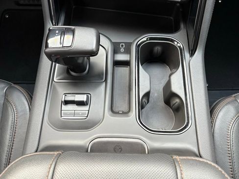 Used 2022 GMC Sierra 1500 AT4 w/ AT4 Premium Package image 17