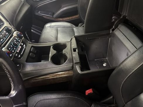 Used 2019 Chevrolet Tahoe LT w/ Off-Road Package AWD/4WD image 26