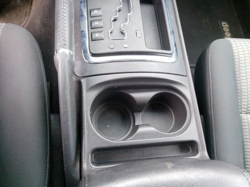 Used 2009 Jeep Grand Cherokee Laredo w/ Popular Equipment Group image 19