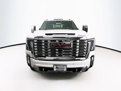Certified 2025 GMC Sierra 2500 Denali image 2