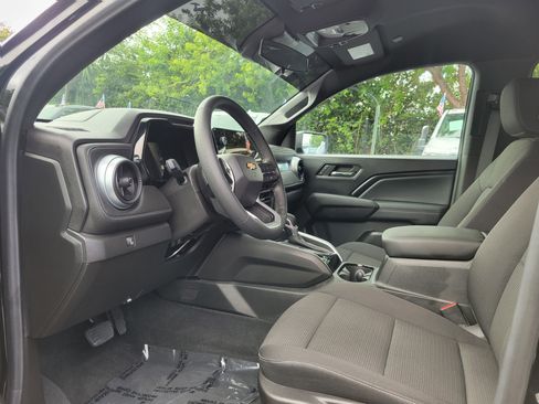 Used 2024 Chevrolet Colorado LT image 9