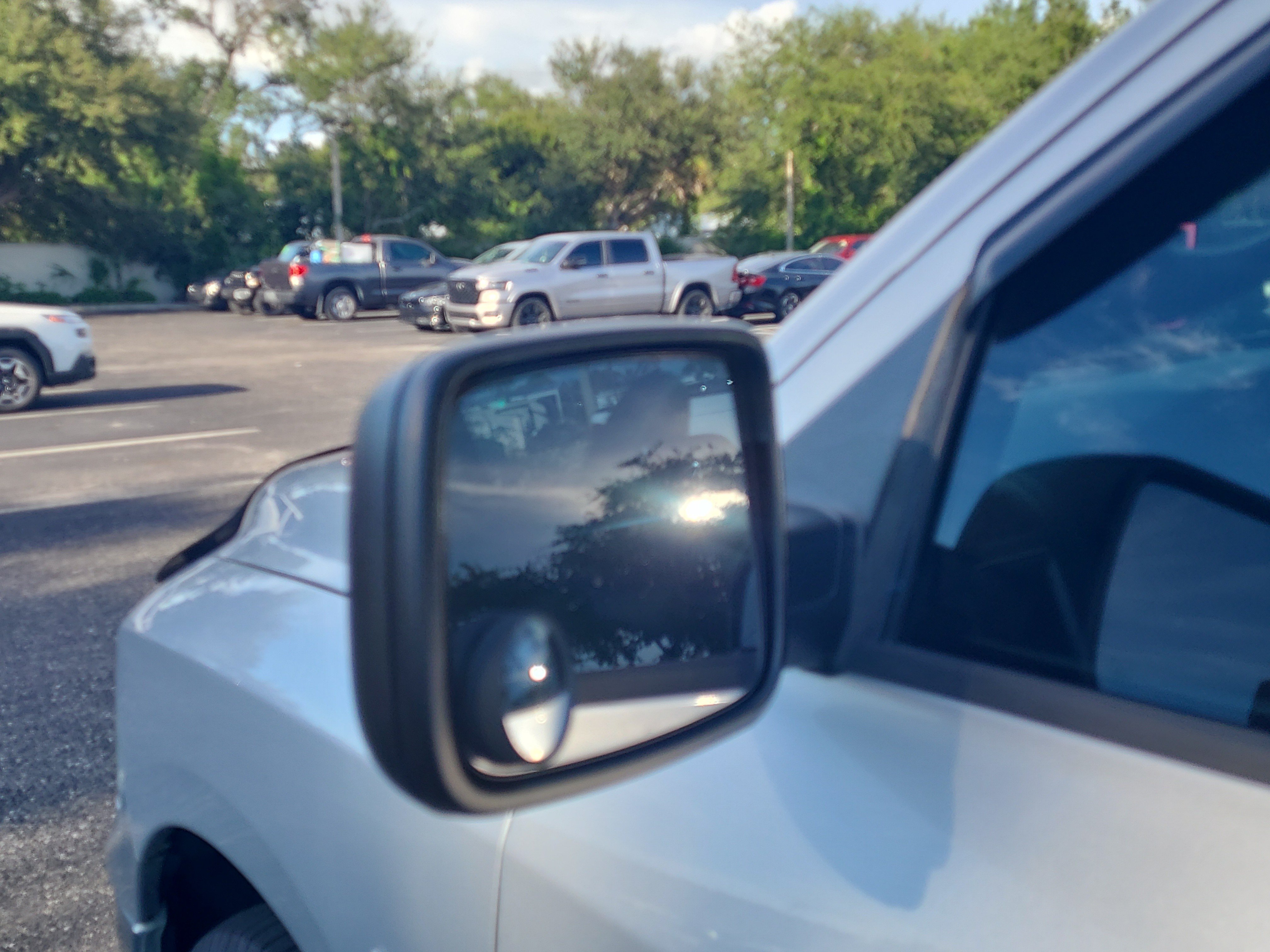 Used 2016 RAM 1500 Classic SLT RWD image 6
