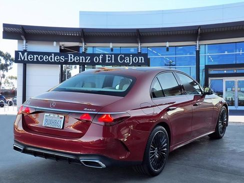 Used 2025 Mercedes-Benz E 350 4MATIC Sedan image 3