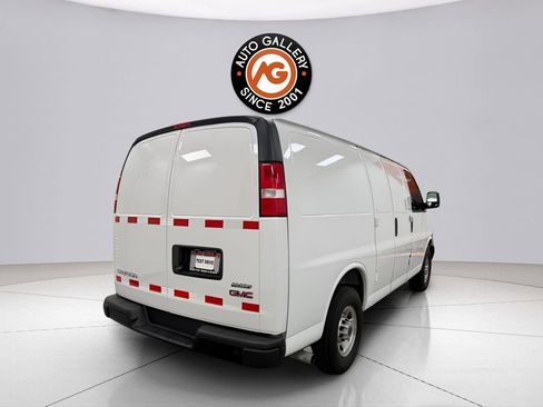 Used 2025 GMC Savana 2500 RWD image 3