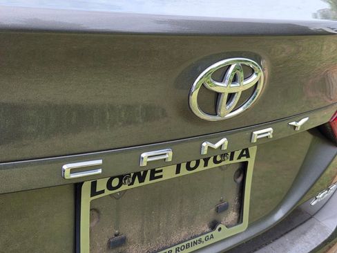 Used 2019 Toyota Camry XLE FWD image 6