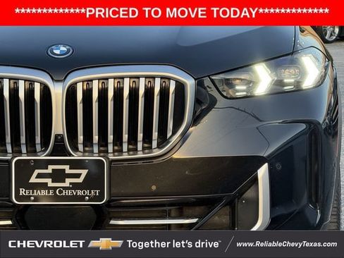 Used 2024 BMW X5 xDrive50e w/ Parking Assistance Package AWD/4WD image 4