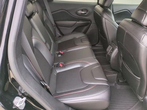 Certified 2019 Jeep Cherokee Trailhawk w/ Cold Weather Group image 20