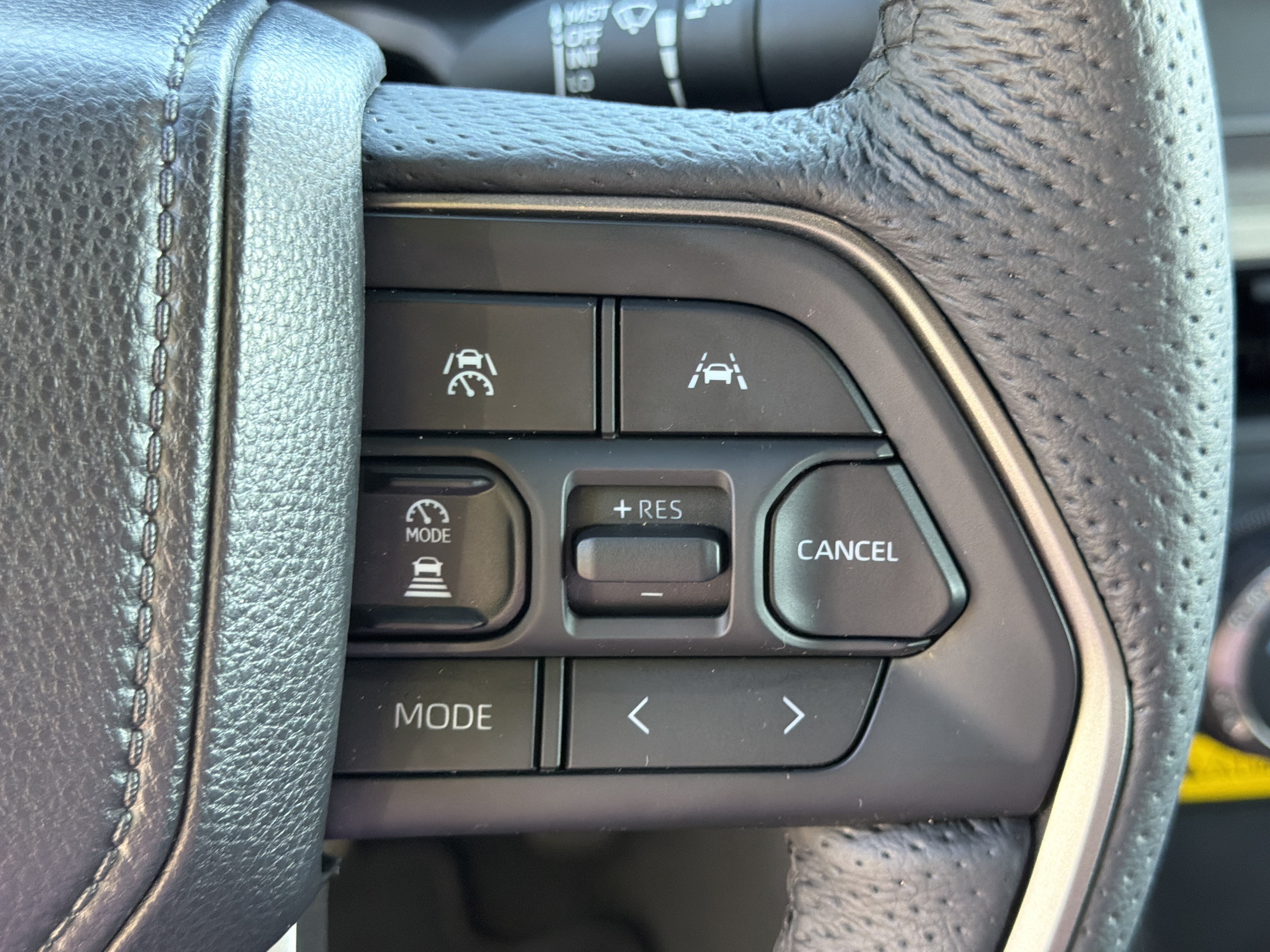 Used 2025 Toyota Tacoma TRD Off-Road w/ TRD Off Road Upgrade Package AWD/4WD image 25
