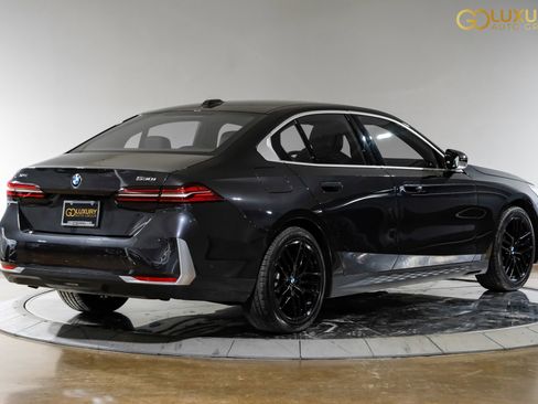 Used 2024 BMW 530i xDrive image 10