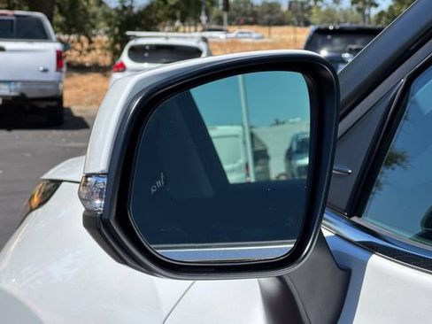 Used 2023 Toyota Highlander XLE FWD image 54
