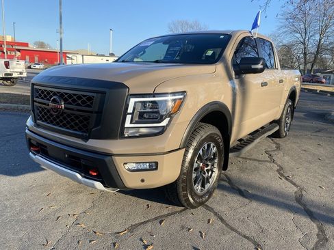 Used 2024 Nissan Titan PRO-4X w/ Pro-4x Convenience Package image 3