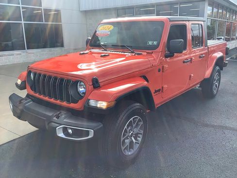 Certified 2024 Jeep Gladiator Sport image 2