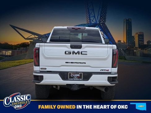 Used 2024 GMC Sierra 2500 AT4 w/ AT4 Premium Plus Package AWD/4WD image 6