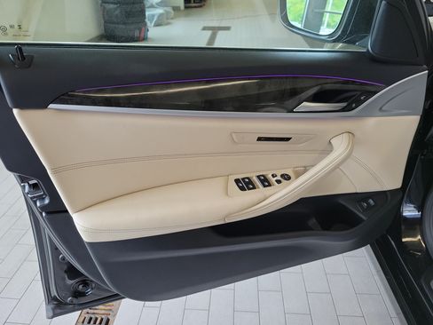 Used 2023 BMW 530i xDrive w/ Convenience Package AWD/4WD image 15