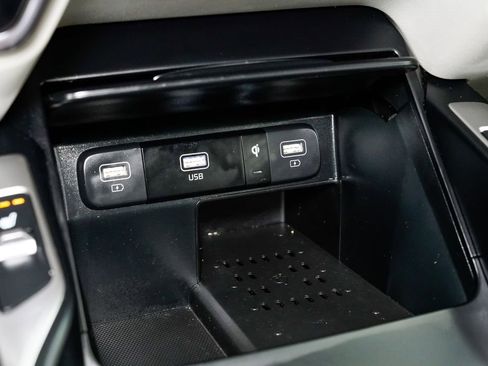 Certified 2023 Kia Sorento EX w/ Panoramic Sunroof Package image 20