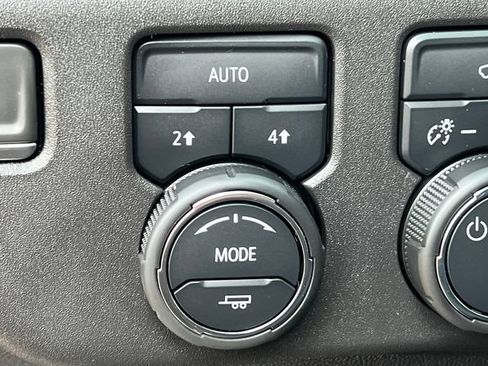 Used 2024 Chevrolet Silverado 1500 LT AWD/4WD image 21