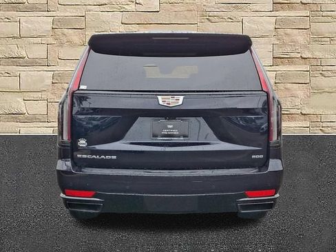 Used 2023 Cadillac Escalade Sport Platinum AWD/4WD image 3