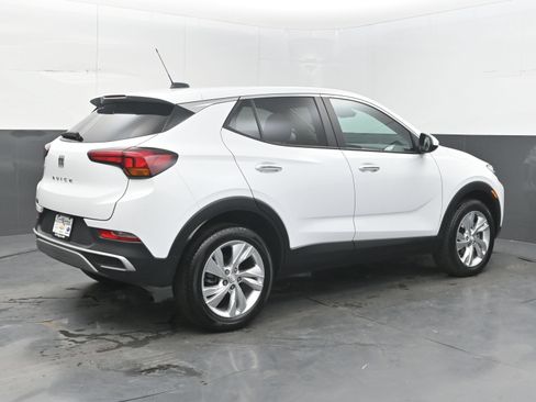Used 2025 Buick Encore GX Preferred AWD/4WD image 9